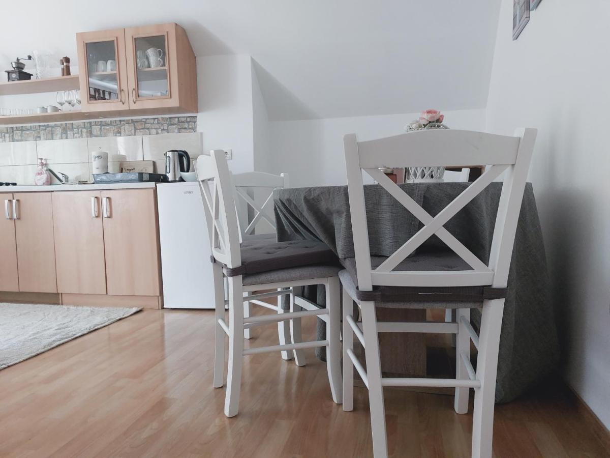 Ferienwohnung Apartman Cardak Gospić Exterior foto